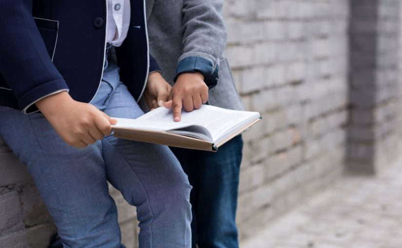 Dylematy połączone z kompatybilną artykulacją dotyczą raz po raz większą części dzieci .